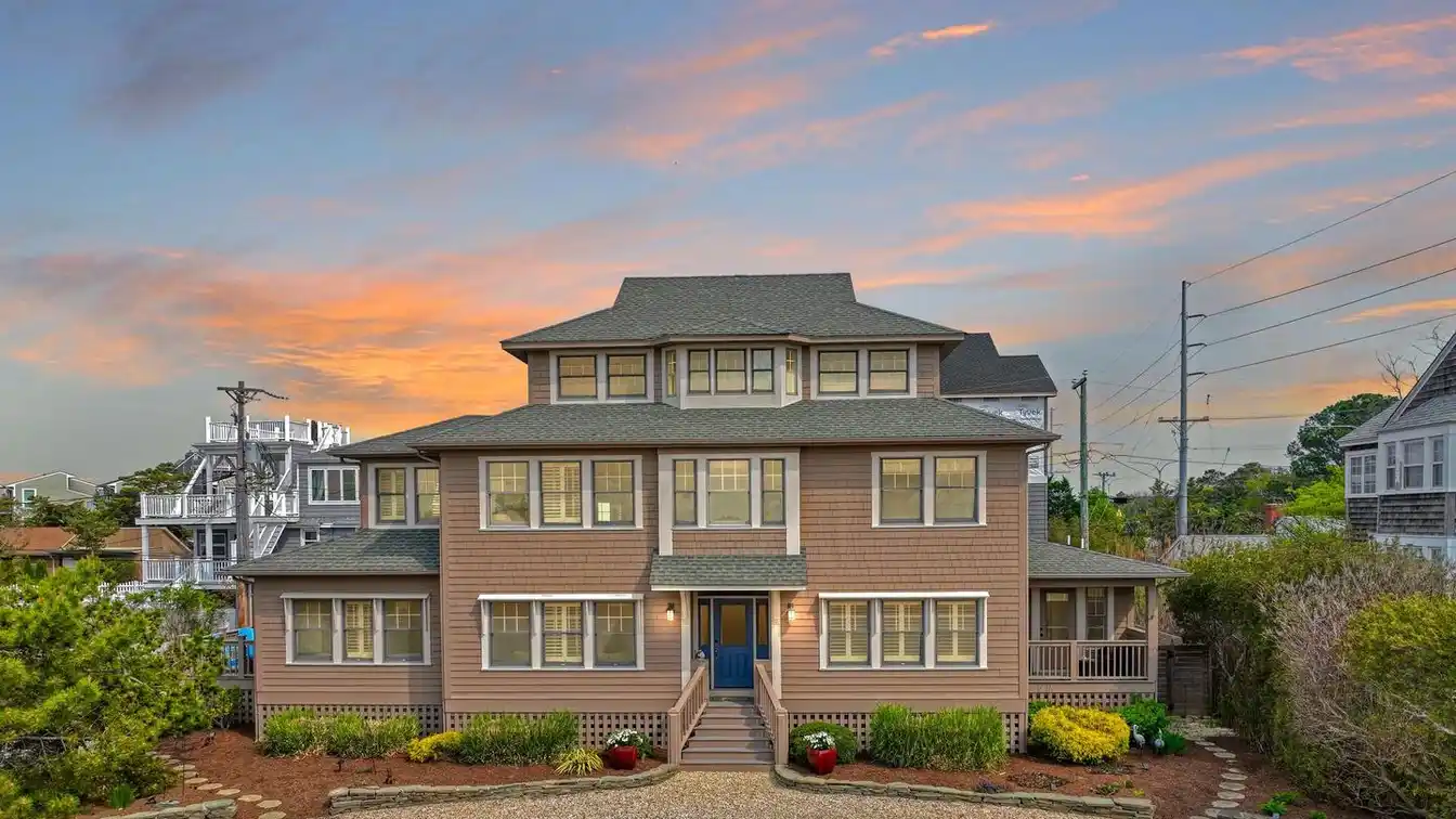 Architect-designed Coastal Masterpiece Near Oceanfront