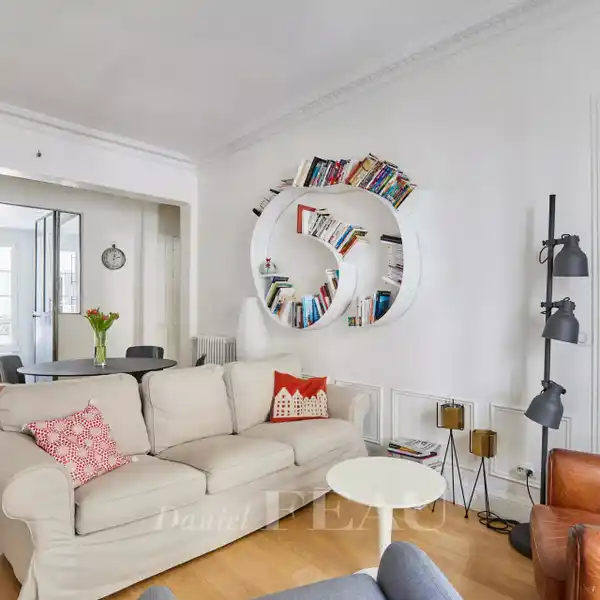 RENOVATED APARTMENT WITH PERIOD CHARM