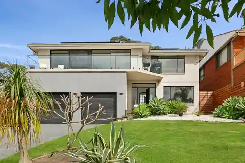 Beautifully Appointed Residence with Sweeping Ocean Views