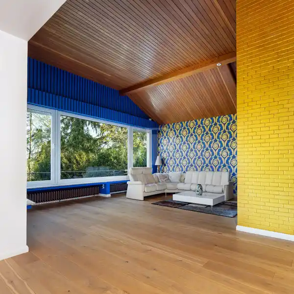 IMPRESSIVE PROPERTY IN IMMACULATE CONDITION