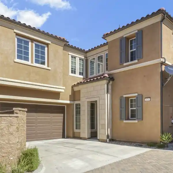 A SEAMLESS BLEND OF LUXURY AND COMFORT IN THE CANYONS
