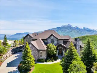 One-of-a-kind House in a One-in-a-million Neighborhood