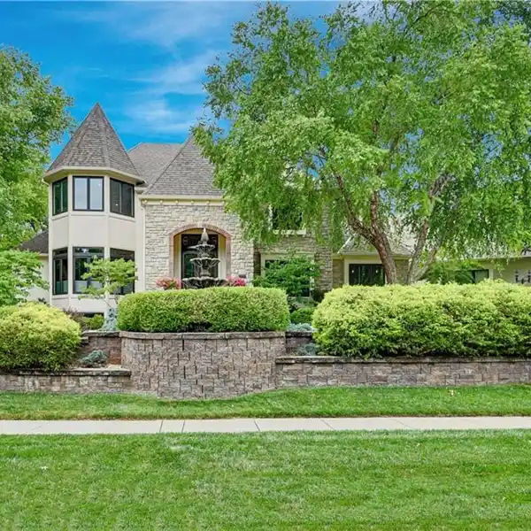 CUSTOM STUNNER IN COVETED DEER CREEK