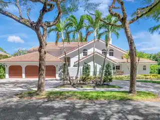 Spacious Home with a Versatile Plan in Parkside