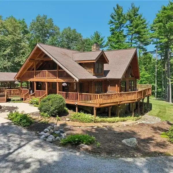 CUSTOM LOG HOME ON 5.9 ACRES