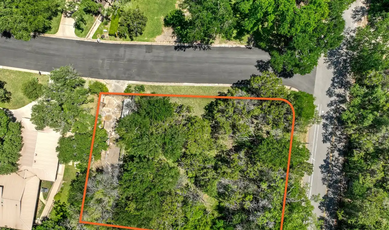 Corner Lot in Westlake
