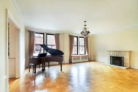 Elegant Duplex Offers Extraordinary Space