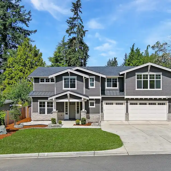 LUXURIOUS RETREAT WITH EVERY AMENITY WITHIN REACH