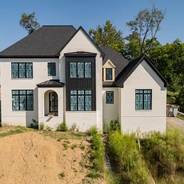 WARM AND INVITING NEW CONSTRUCTION