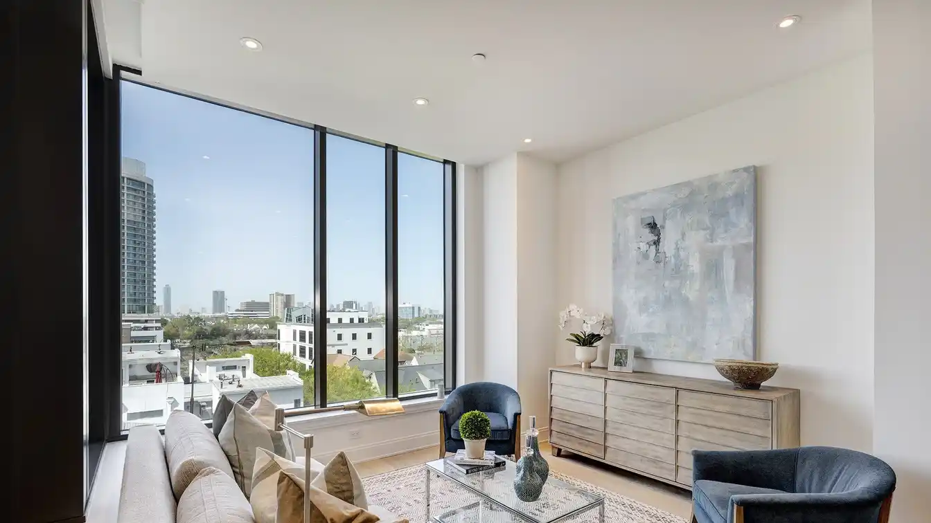 Luxury Condo in the Westmore