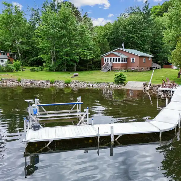 WONDERFUL LAKEFRONT PROPERTY