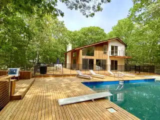 Wonderful Rental in Very Private Northwest Woods