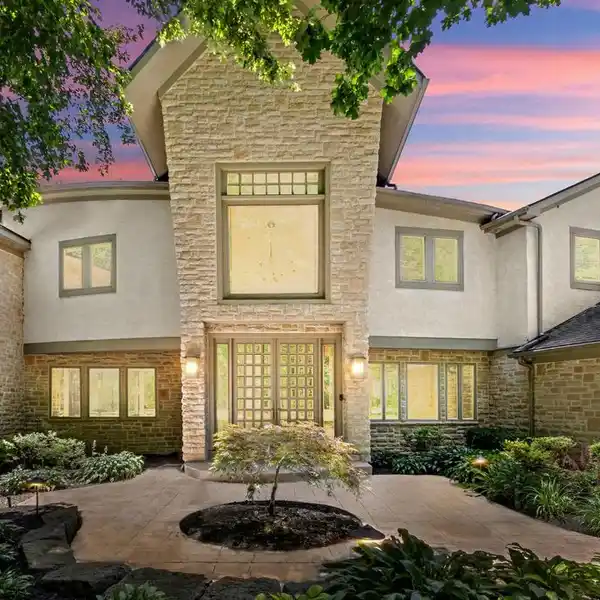 SPECTACULAR CUSTOM HOME IN WOODLANDS AT LOCH LOMOND
