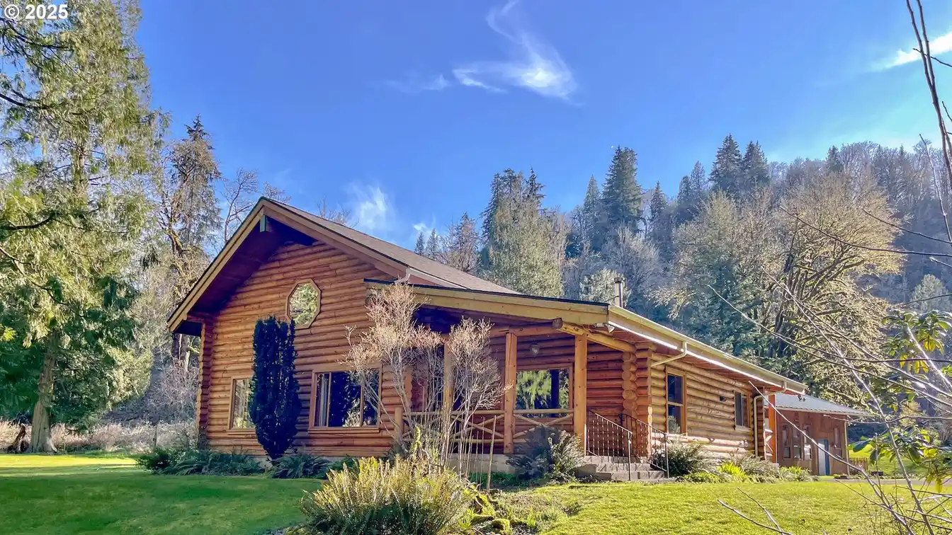 Custom Log Cabin on the Kalama River