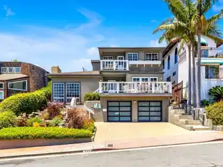 Distinctive Residence a Few Blocks to the Ocean