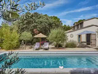 Elegant Single-level Home in Leafy Surroundings