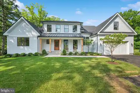 Luxurious and Timeless Home