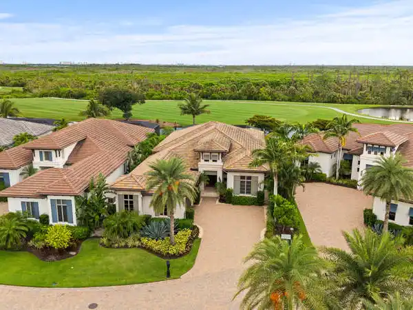 WEST-FACING LUXURY HOME WITH SUNSET LAKE VIEWS