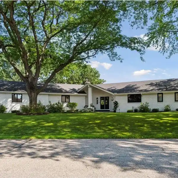 TRANQUILITY ON UPPER PRIOR LAKE