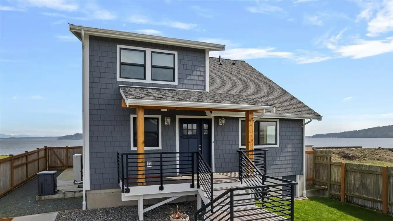 Whidbey Waterfront Retreat
