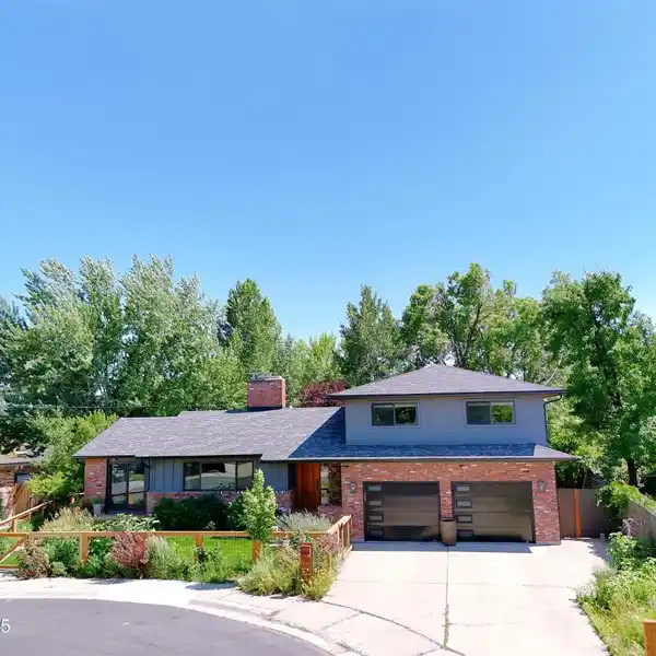 THOUGHTFULLY UPDATED RESIDENCE IN SOUTHWEST RENO