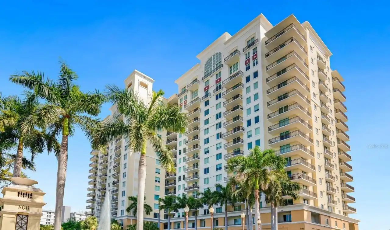 Spacious Updated Two Bedroom Apartment
