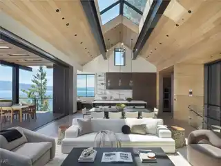 New Lakefront Construction on Crystal Bay