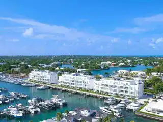 Beautiful Ground Floor Unit at Palm Cay