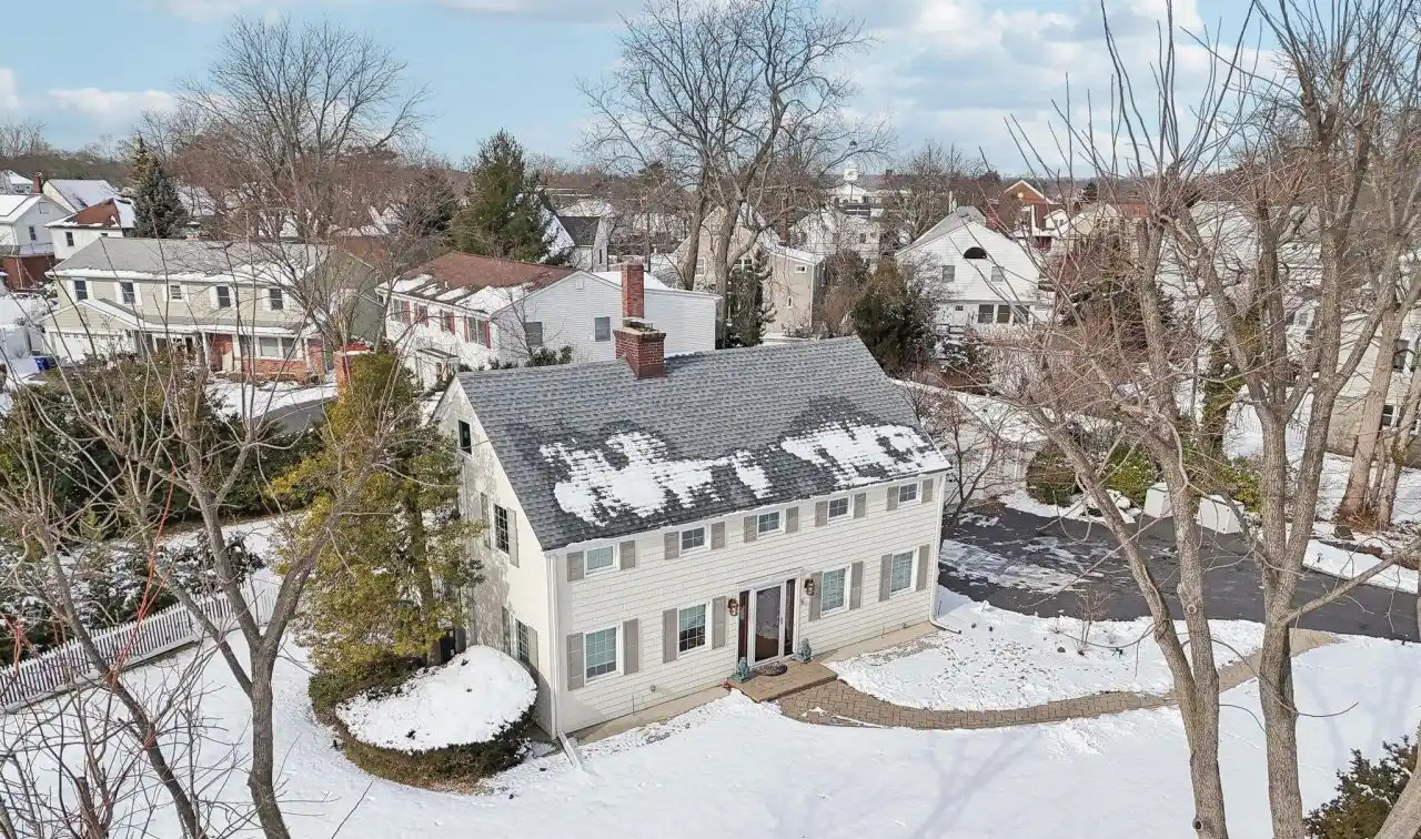 Beautiful and Spacious Five Bedroom Colonial Home