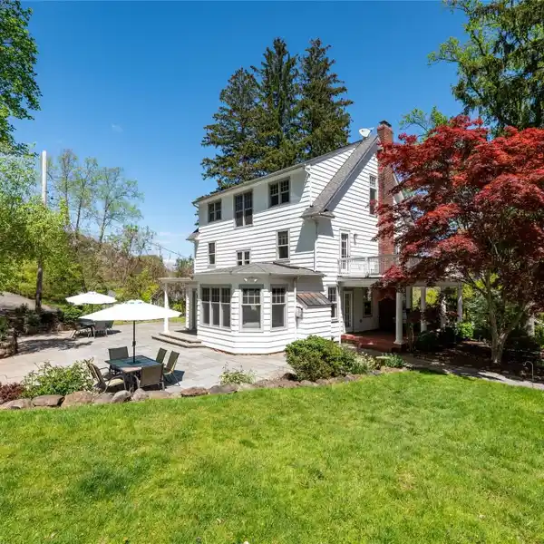 GRACIOUS CLASSIC COLONIAL HOME