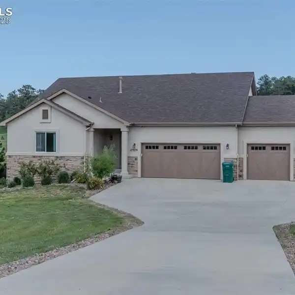 SPACE AND COMFORT IN CHERRY CREEK CROSSING