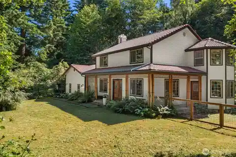 Private Vashon Island Retreat with Studio Space