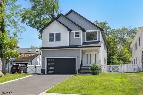 Beautifully Appointed Newer Construction Colonial