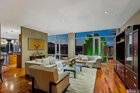 Exquisite Penthouse with Breathtaking Views