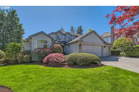 Thoroughly Updated Traditional in Desirable Kaiser Ridge
