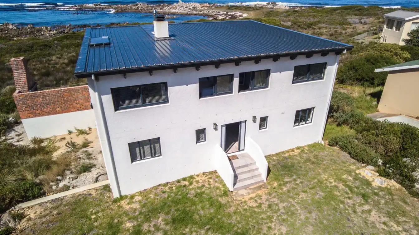 Magnificent Seafront Property