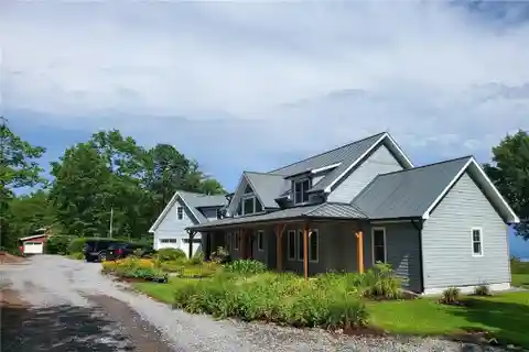 20-Acre Mountain Retreat