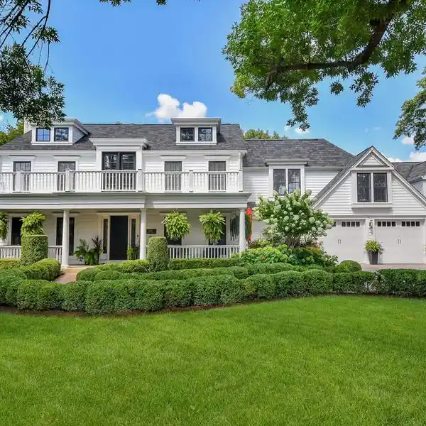 TIMELESS CRAFTSMANSHIP WITH REFINED MODERN LIVING