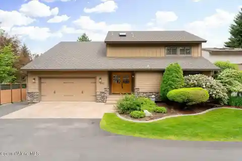 Luxury Living at Hayden Lake Country Club