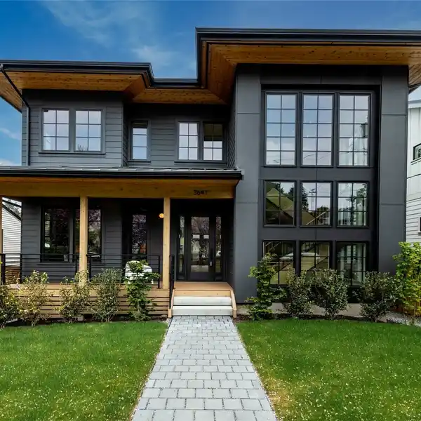 TIMELESS LUXURY WITH CONTEMPORARY NORTHWEST ELEGANCE