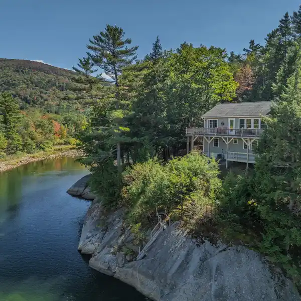 RIVERFRONT RETREAT IN WOODSTOCK, NH