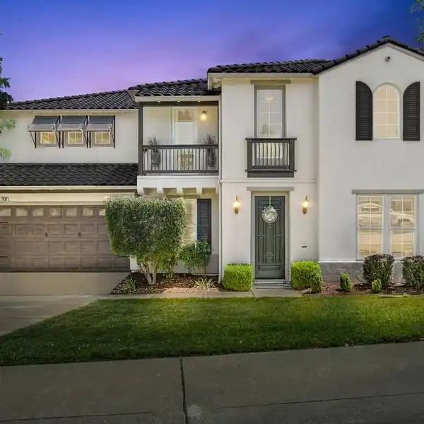BEAUTIFULLY APPOINTED MOVE-IN READY HOME