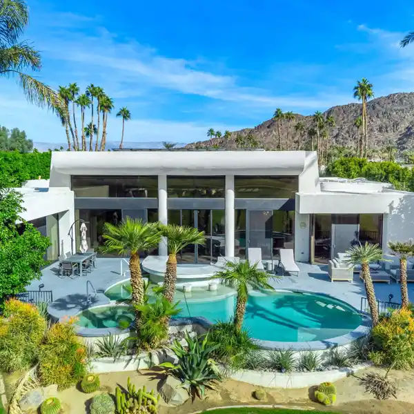 STUNNING CONTEMPORARY HOME AT INDIAN WELLS COUNTRY CLUB