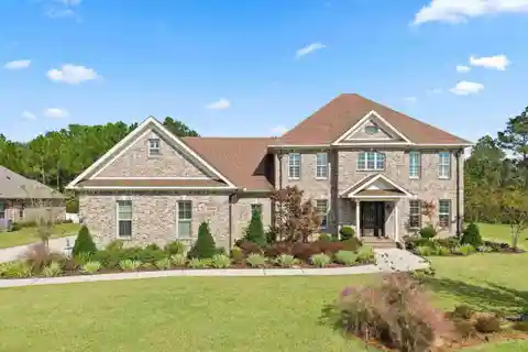 Private and Peaceful Estate with Pool