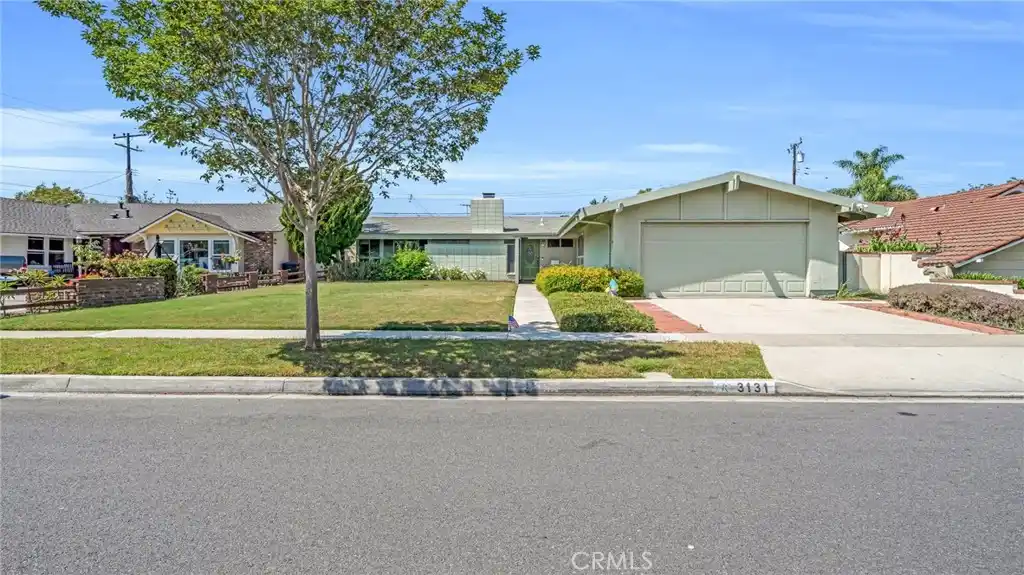 Rossmoor Original on an Oversized Lot