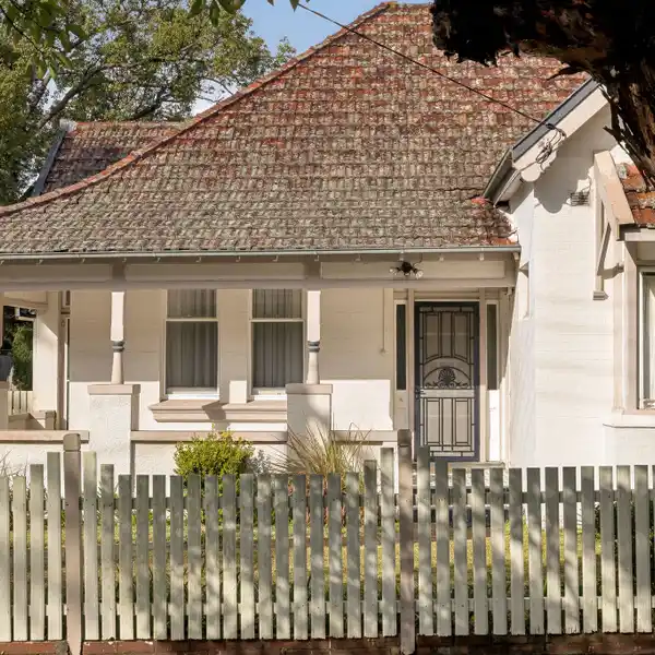 GREAT POTENTIAL IN THE GOLDEN MILE PRECINCT