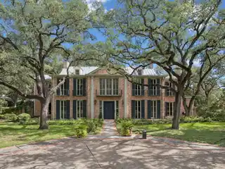 Bartlett Cocke Masterpiece on over Two Acres