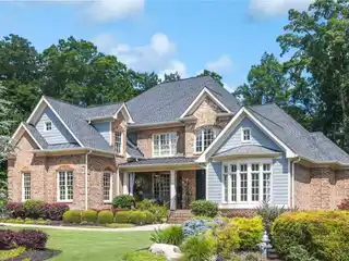 Luxury Living in Sought-after Fernwood Creek