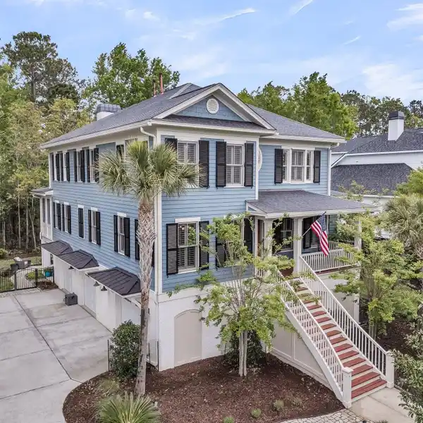 TIMELESS CRAFTSMANSHIP WITH MODERN UPGRADES