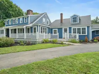 Expansive Custom Cape